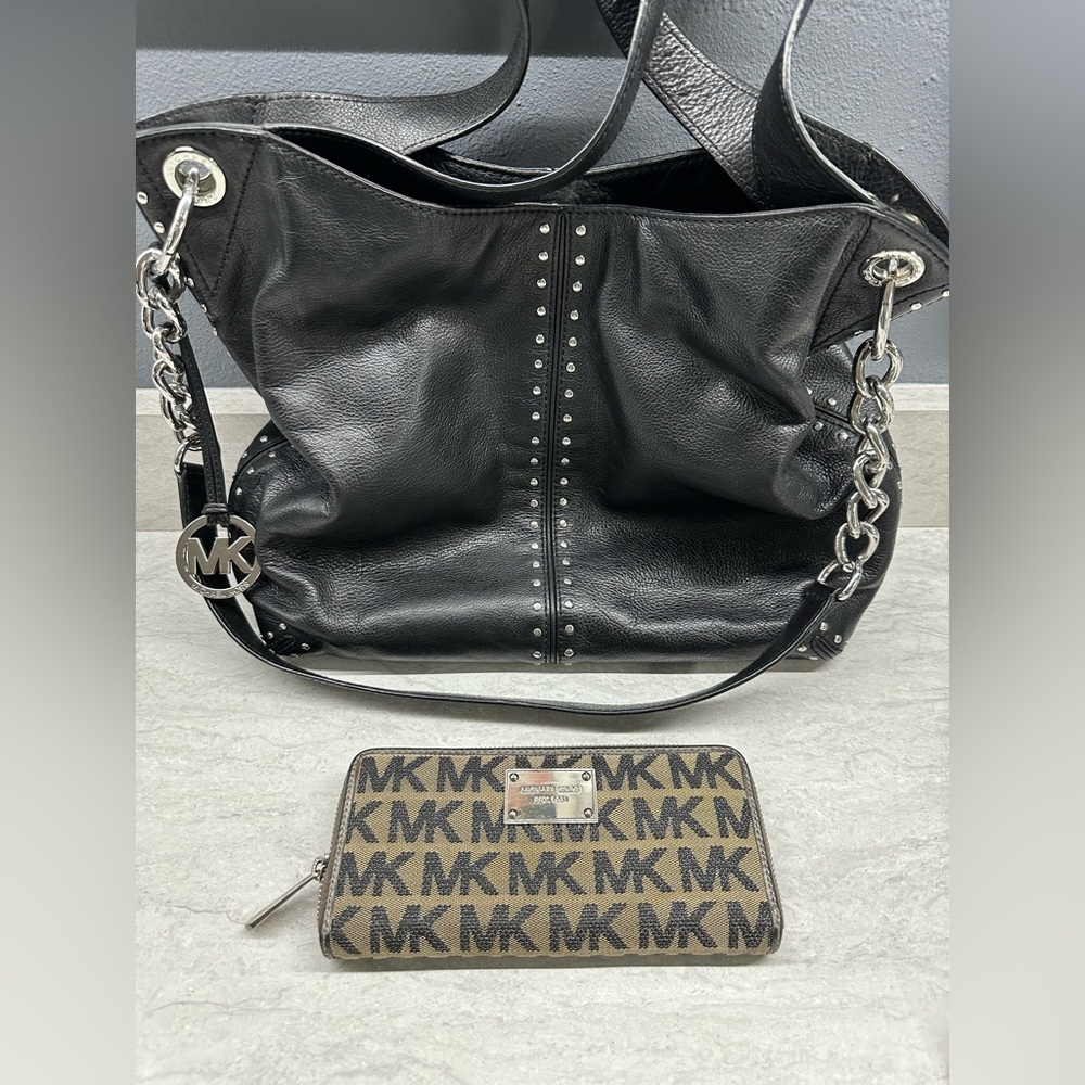 Michae Kors Uptown Astor leather bag w/ wallet
